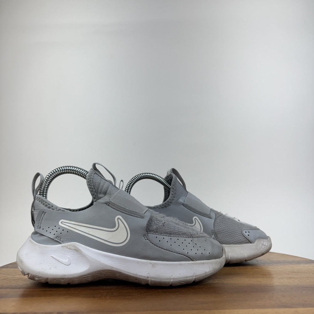 Big Kids Nike Flex Runner 3 Wolf Gray Athletic Running Shoes Sneakers Size 2 Y